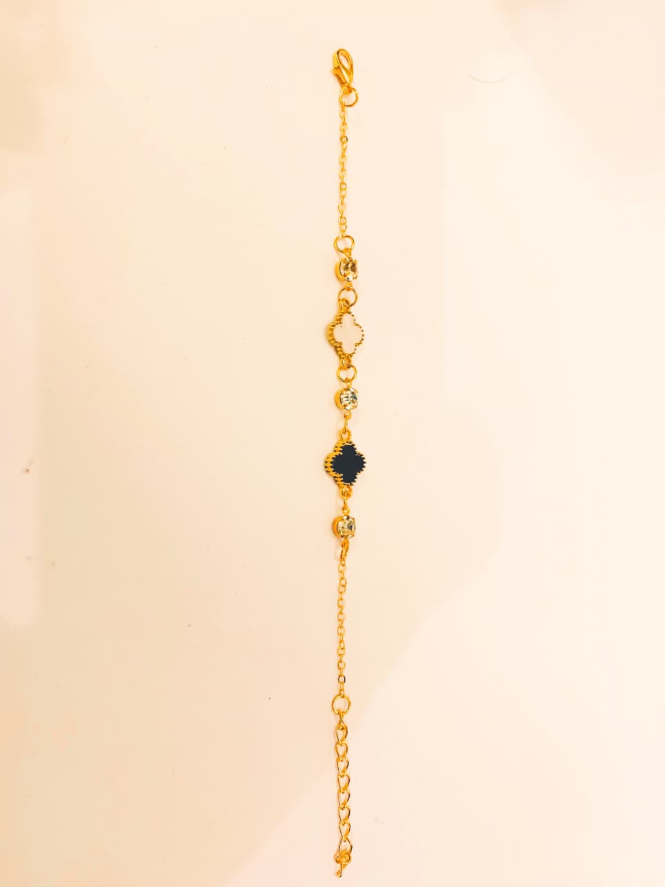 ✨ Elegant Clover Charm Bracelet ✨