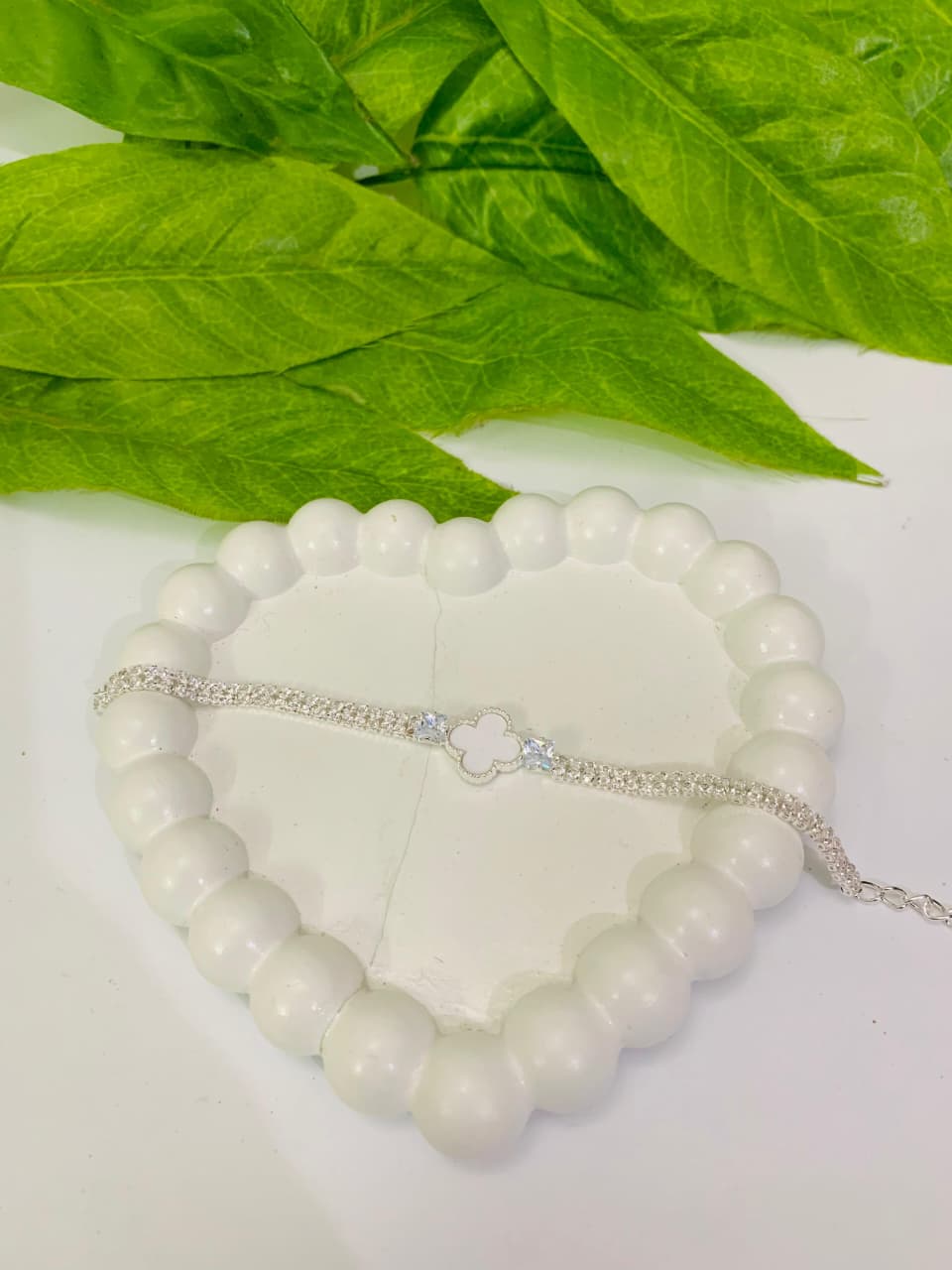 Elegant Ladies' Four-Leaf Clover Bracelet
